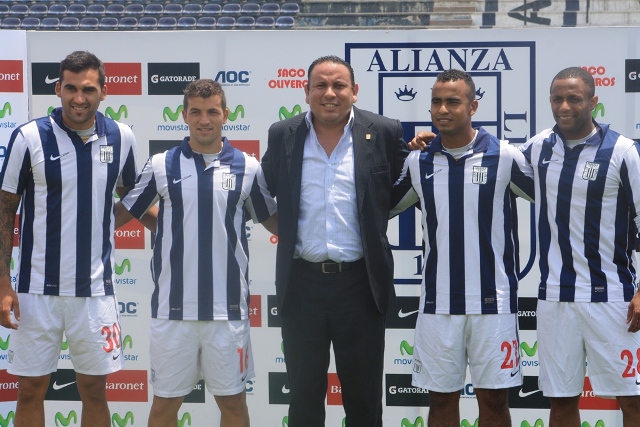Alianza Lima: Miguez y Costa posaron con la camiseta blanquiazul