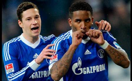 Farfán marcó dos goles en la victoria de su equipo