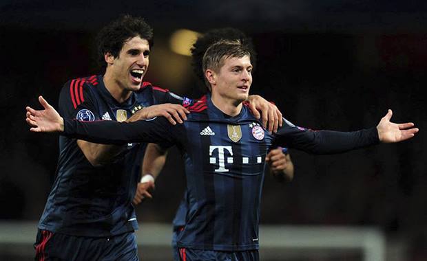 El Bayern sigue intratable y venció de visita  2-0 al Arsenal,  Pizarro ingresó a 79′