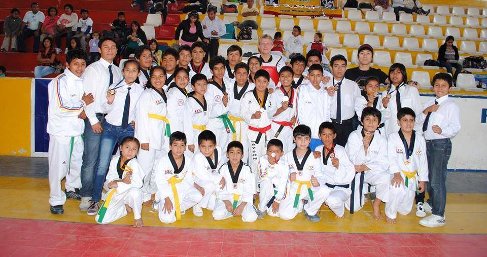 Taekwondistas piuranos rumbo al campeonato nacional de apertura en Lima