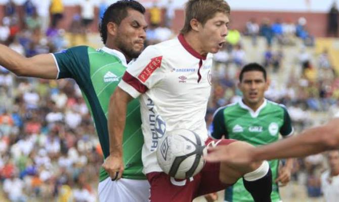 Los ‘cremas’ en el hoyo: Universitario cayó 1-0 de visita ante Los Caimanes