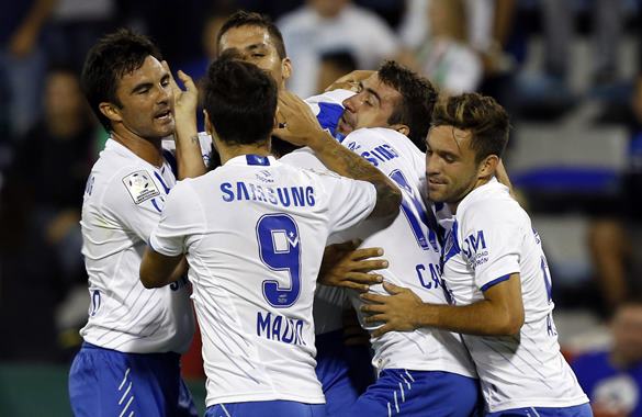 Vélez derrotó Paranaense y es único líder del grupo de la ‘U’
