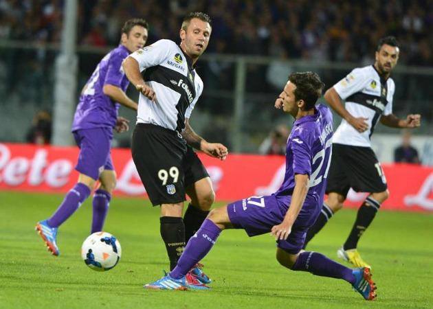 Fiorentina empató 2-2 de visita ante el Parma con Vargas de suplente