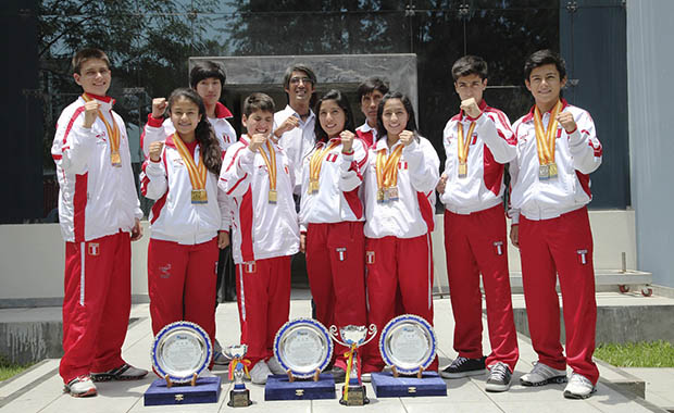 Premian a la Federación Peruana de Taekwondo que, además, presento nuevo entrenador de Poomsae