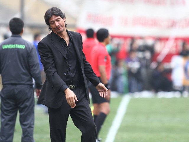 Ángel Comizzo dejó de ser técnico de la U