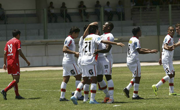 Juan Aurich venció 3-1 a San Simón en Moquegua