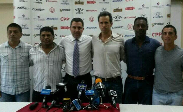 Universitario presento su  comando técnico momentáneo ante la salida de Comizzo