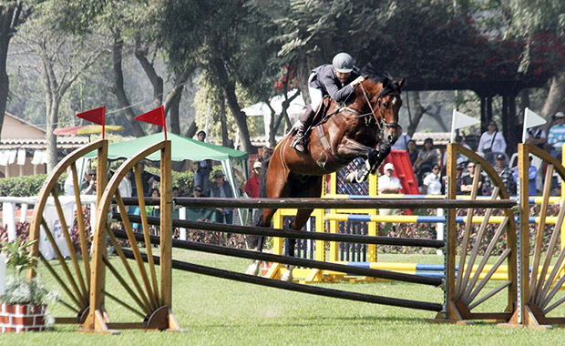 Alonso Valdez prado clasifico al mundial  de Equitación en Normandía,  Francia