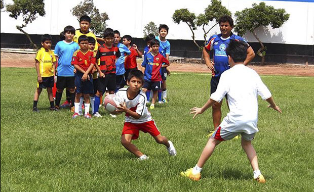 Federación Peruana de Rugby realiza talleres en los colegios