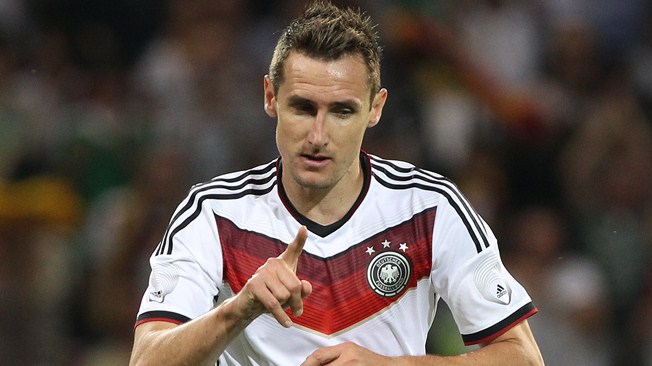 Alemania goleó por 6-1 a Armenia pero Marco Reus se fue lesionado