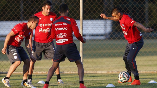 Chile mantiene en duda a Vidal