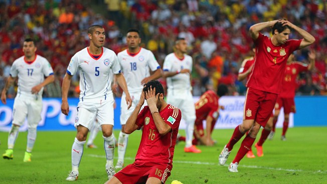 Chile tumba al campeón del mundo, España