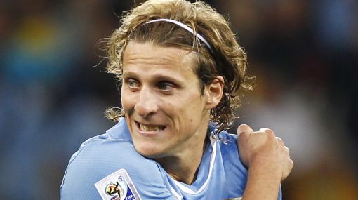 Forlán, recuperado, se prepara para el debut