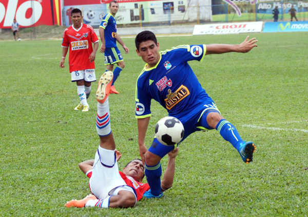 Cristal sigue de malas perdió por 2-0 ante Comercio en Moyobamba