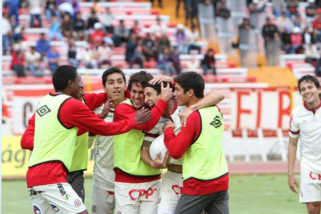 Buen triunfo: Universitario venció por 1-0 a Huancayo