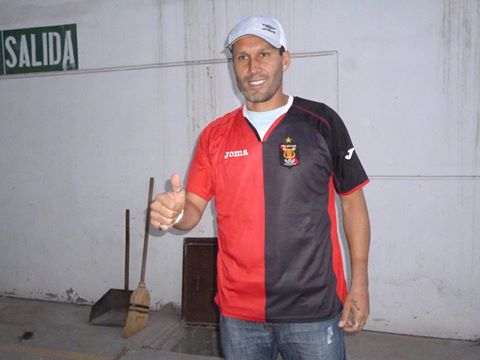 Leao Butrón seguirá jugando por Melgar y ya no firmará por Alianza Lima