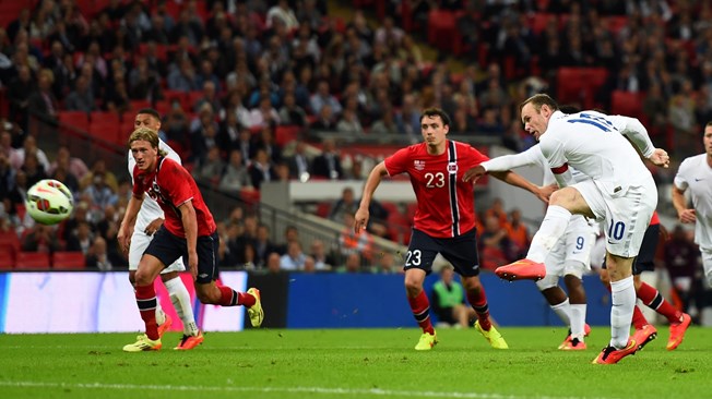 Rooney rescata a Inglaterra que venció 1-0 a Noruega