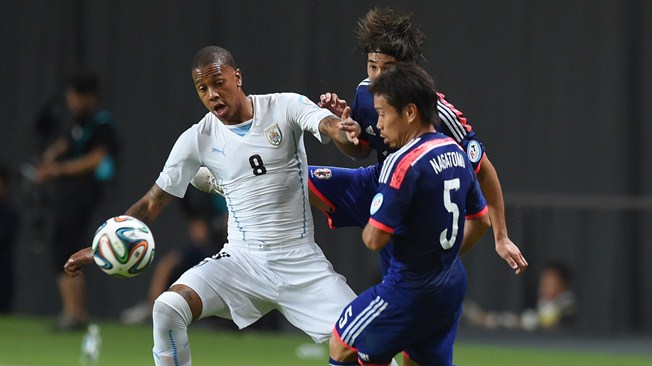 Uruguay venció 2-0 a Japón en partido amistoso