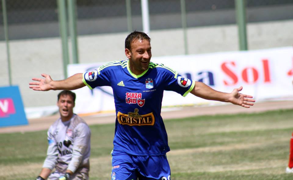 Sporting Cristal logró una importante victoria por 3-2 ante San Simón en Moquegua