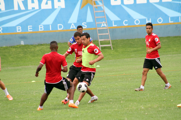 Sporting Cristal se prepara para enfrentar a Alianza Lima