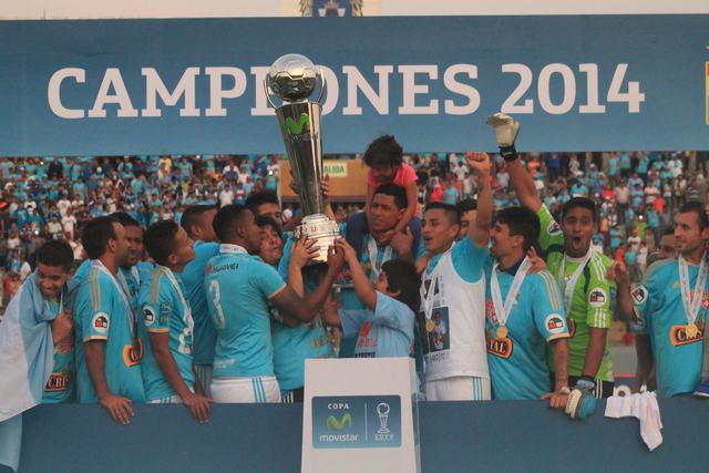 (VIDEO) Premiación de Sporting Cristal, campeón del 2014