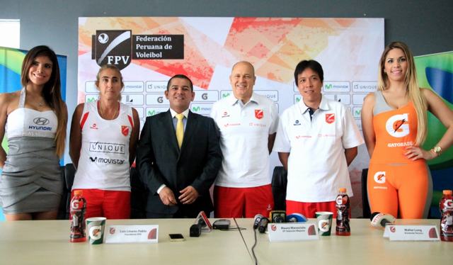 Federación peruana de voleibol presentó a su nuevo entrenador de la selección de mayores