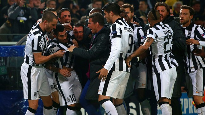 Champions League: Juventus en cuartos con doblete de Tevez