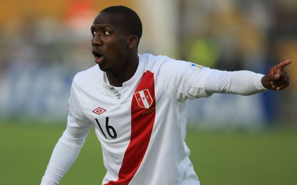 Luis Advíncula: “Debemos estar encima de Neymar y James”