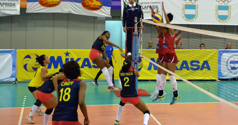 Perú vence 3-2 a Colombia y se acerca a la Copa Mundial 2015