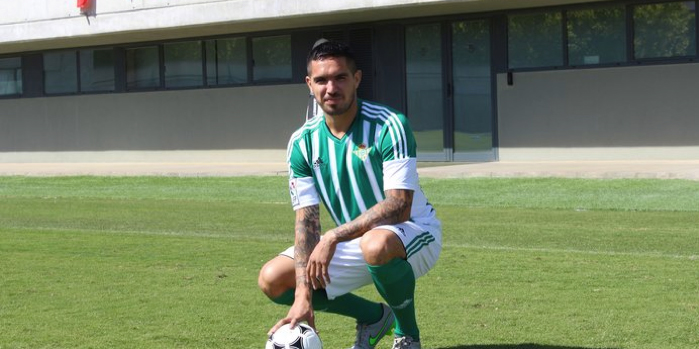 Juan Vargas fue titular en el triunfo del Betis ante el Granada por Trofeo Ramón de Carranza