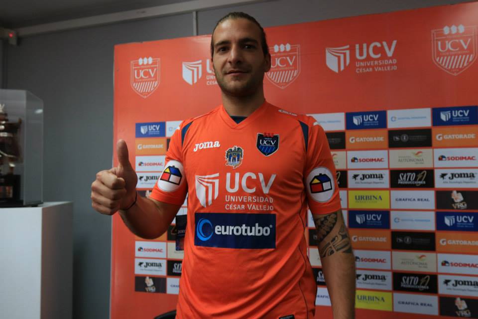 César Vallejo presentó a Juan Manuel Cobelli