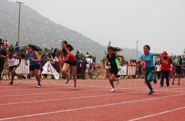 Con la presencia de cientos de deportistas y el apoyo de los padres de familia, se inauguró esta mañana el I Campeonato Nacional Infantil de Atletismo en el moderno Estadio Atlético del Complejo IPD “Andrés Avelino Cáceres”