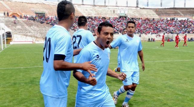 Universitario perdió 4-2 ante Real Garcilaso y complica sus opciones al título