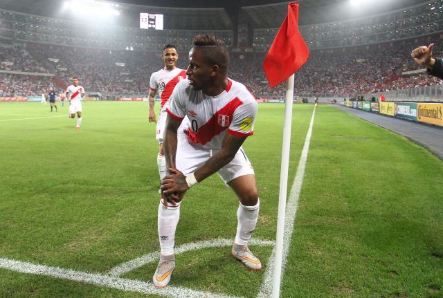 Clasificatorias: Perú derrotó 1-0 a Paraguay en Lima con gol de Farfán