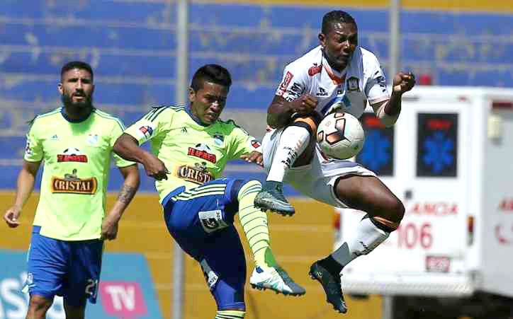 LOS CELESTES SIGUEN PUNTEROS