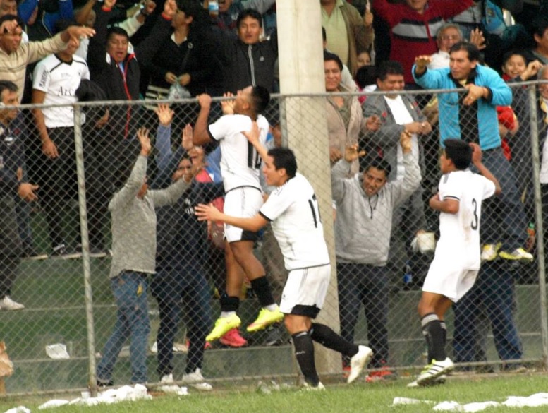 El león Walter Ormeño sigue trepando en la Copa Perú