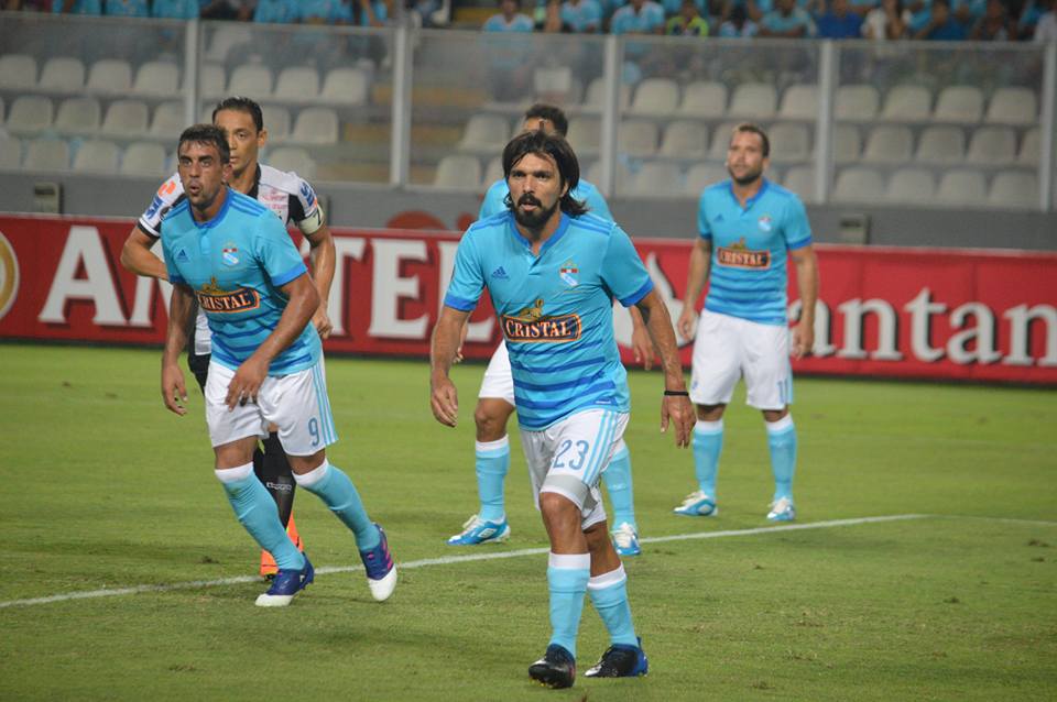 Sporting Cristal debuto en Libertadores empatando (1-1) con Santos de Brasil