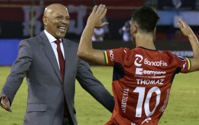 Roberto Mosquera da la Sorpresa en la Copa Libertadores tras ganar 6 – 2 al Peñarol de Uruguay