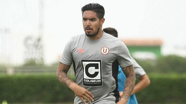 Fútbol: Juan Manuel Vargas renovó con Universitario y jugará gratis por 2 meses