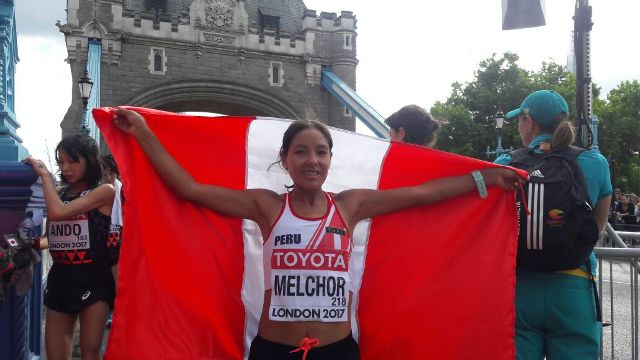Inés Melchor brilla en la Media Maratón de Miami al ubicarse en el segundo puesto