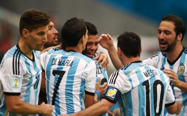 Argentina gana con susto a Nigeria