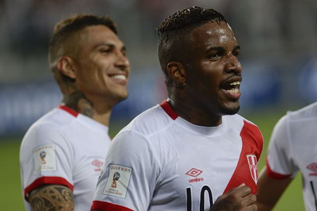 Selección Peruana: Jefferson Farfán se golpeó la cabeza y es duda ante Australia
