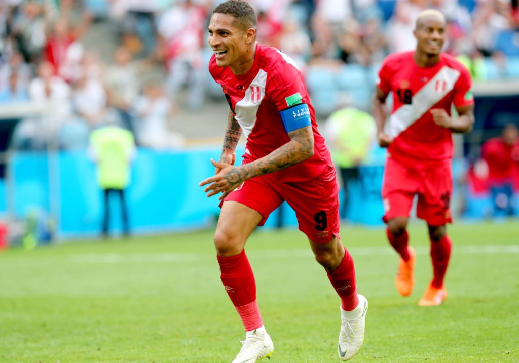 Paolo Guerrero dedica el triunfo al pueblo peruano y a su “hermano” Farfán