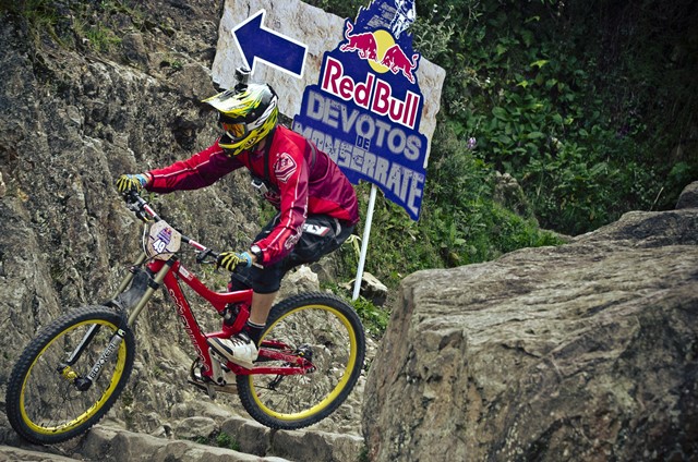 Downhill: Sebastián Alfaro representa al Perú en competencia internacional en Colombia