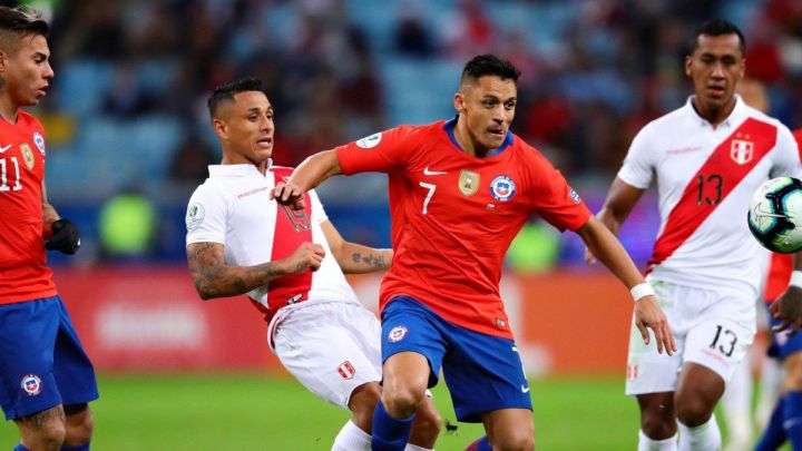 Chile ganó a Perú en un 2-0 con goles de Arturo Vidal