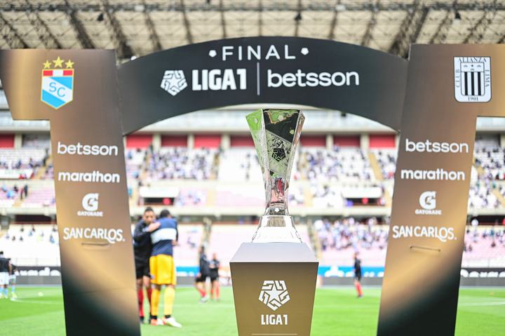 Nueva Copa Liga1 Betsson que será entregada este domingo al Campeón (Fotos)