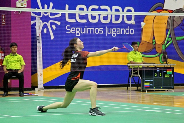 PILAR JÁUREGUI e INÉS CASTILLO destacan en última Competencia Nacional de Bádminton en la Videna