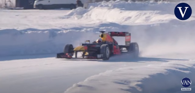 El campeón del mundo, Max Verstappen, pilotó por primera vez un coche de Fórmula 1 en una pista de hielo, mira el Video